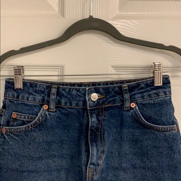 🏷3/$25🏷 TOPSHOP denim skirt - Picture 2 of 5